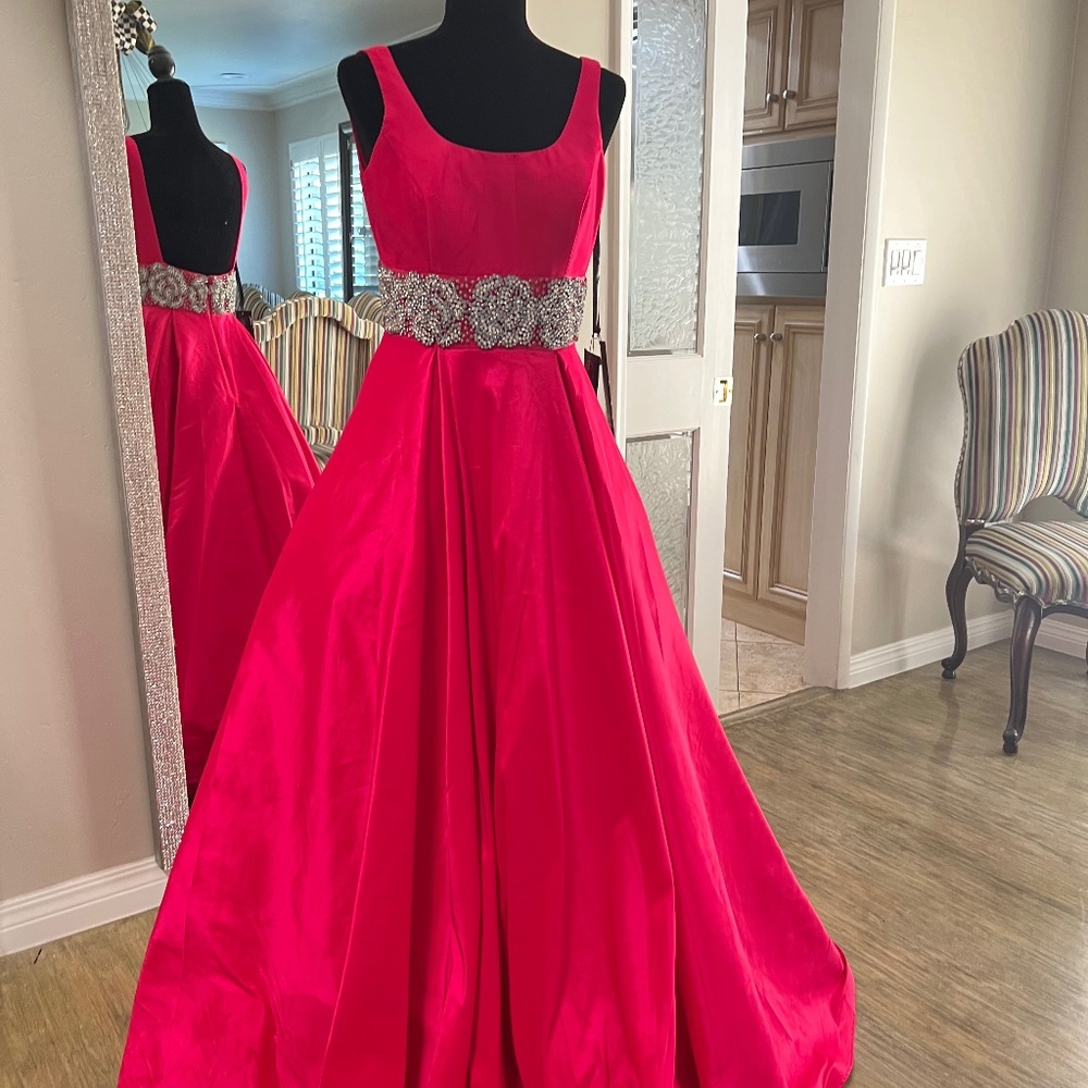 Xu Quiqin pink gown custom